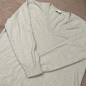 Vince light green cashmere v neck sweater xxl
